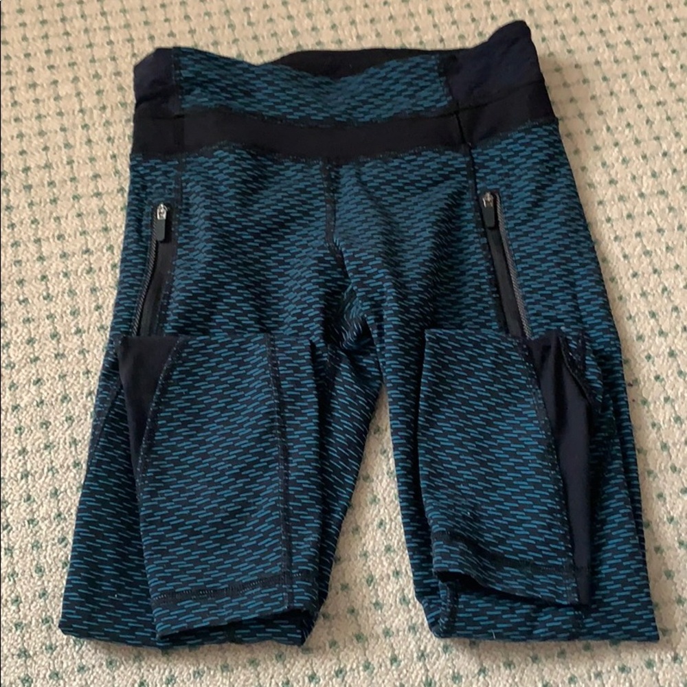 Lululemon leggings size 4